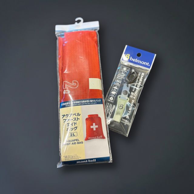 montbell 紅色急救袋 + belmont 口哨應急套裝